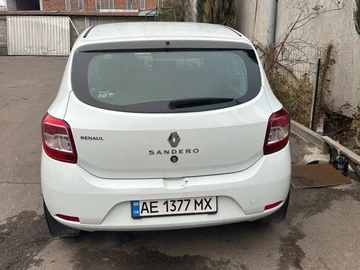 Авто Renault 5 2013 № 8885117