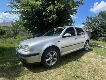Авто Volkswagen Golf 2000 № 8885137