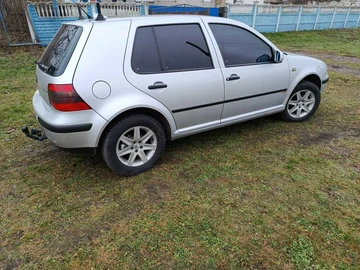 Авто Volkswagen Golf 2000 № 8885588