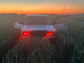 Авто ВАЗ 2107 1996 № 8886609