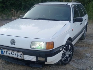 Авто Volkswagen Passat Variant 1990 № 8886633