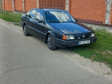 Авто Volkswagen Passat Sedan 1992 № 8886987