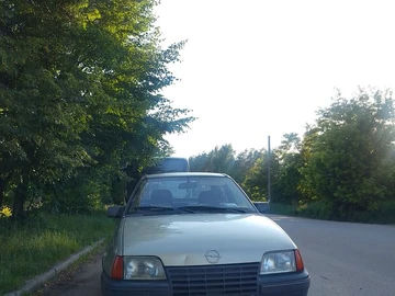 Авто Opel Kadett 1989 № 8888094