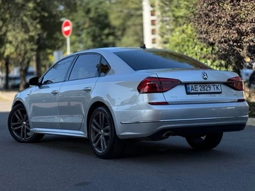 Авто Volkswagen Passat Sedan 2018 № 8888101