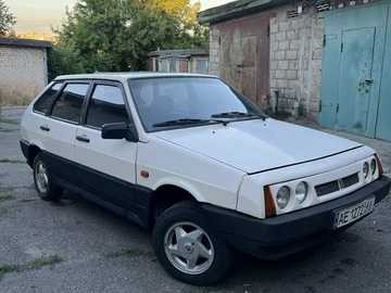 Авто ВАЗ 2109 1992 № 8888153