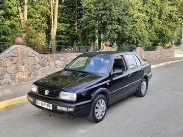 Авто Volkswagen Vento 1994 № 8888357