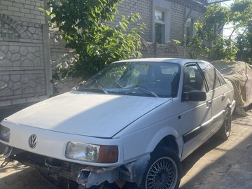 Авто Volkswagen Passat Sedan 1993 № 8888389