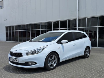 Авто KIA Cee X27 D 2013 № 8888496
