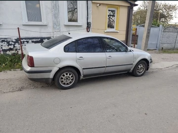 Авто Volkswagen Passat Sedan 1999 № 8888930