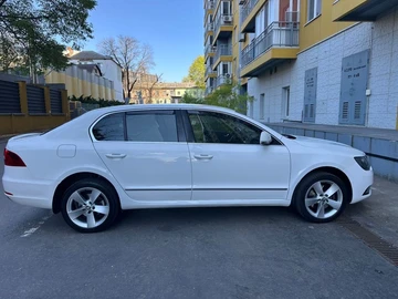 Авто Skoda Superb 2013 № 8889424