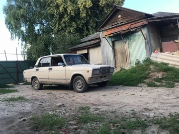 Авто ВАЗ 2107 1993 № 8889510
