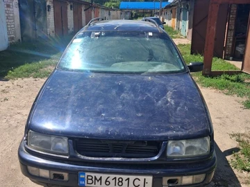 Авто Volkswagen Passat Variant 1995 № 8889934