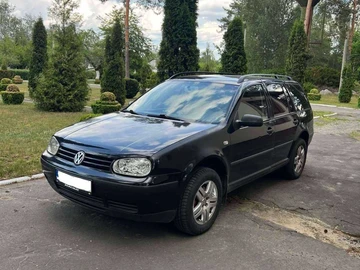 Авто Volkswagen Golf 2000 № 8890027