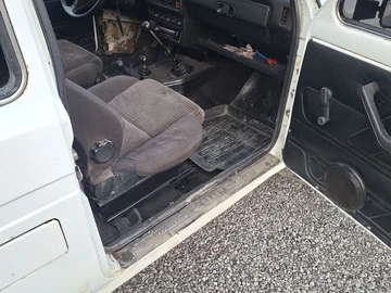 Авто ВАЗ 21213 2002 № 8890100