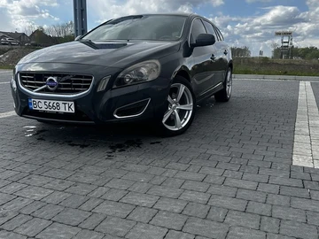 Авто Volvo V60 2012 № 8890543