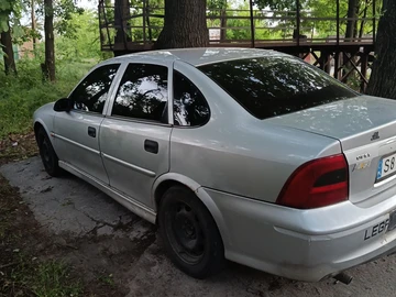 Авто Opel Vectra 2000 № 8890550