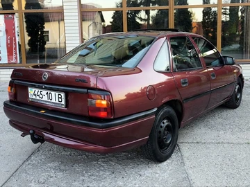 Авто Opel Vectra 1993 № 8890642