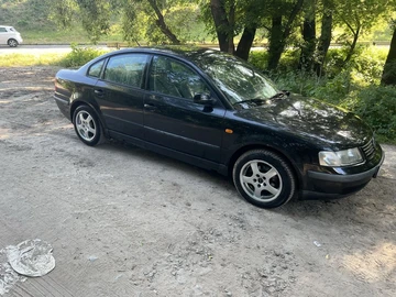 Авто Volkswagen Passat Sedan 1998 № 8890651