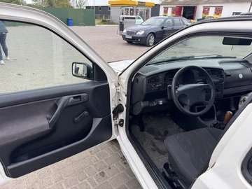 Авто Volkswagen Golf 1994 № 8890899