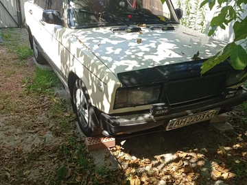 Авто ВАЗ 2107 1986 № 8891053