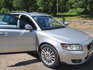 Авто Volvo V50 2010 № 8891464