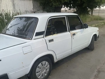 Авто ВАЗ 2107 2004 № 8892016