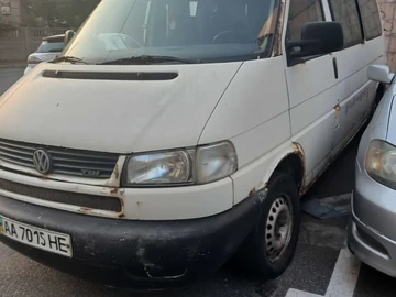 Авто Volkswagen Transporter 2000 № 8892072