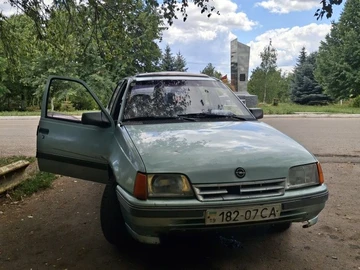 Авто Opel Kadett 2000 № 8892100