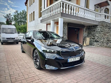 Авто BMW M5 2023 № 8892896
