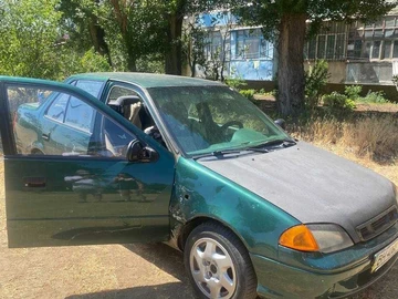 Авто Suzuki Swift 2000 № 8893488