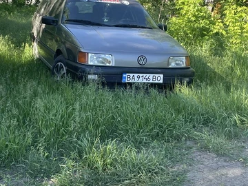 Авто Volkswagen Passat Variant 1992 № 8893909