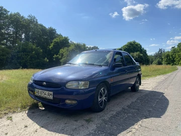 Авто Ford Escort 1995 № 8895314