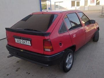 Авто Opel Kadett 1990 № 8895317