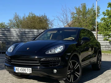 Авто Porsche Cayenne 2012 № 8895401