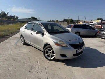 Авто Toyota Yaris 2006 № 8895529