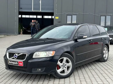 Авто Volvo V50 2010 № 8895863