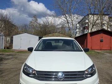 Авто Volkswagen Polo 2016 № 8896069