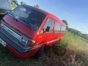 Авто Mazda E 2000 2200 Bus 1994 № 8896618