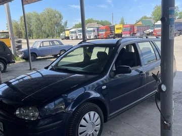 Авто Volkswagen Golf 2002 № 8897449