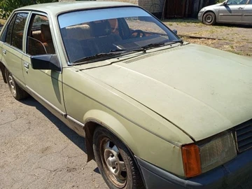 Авто Opel Rekord 1982 № 8897803