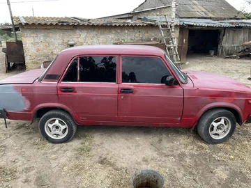 Авто ВАЗ 2107 1987 № 8897921