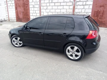 Авто Volkswagen Golf 2005 № 8898025