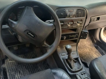 Авто Volvo V40 Kombi 1998 № 8898119