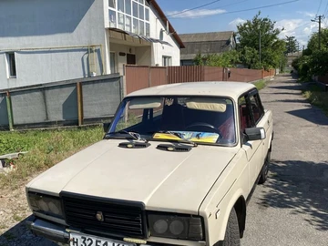 Авто ВАЗ 2107 1989 № 8899173
