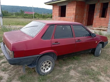 Авто ВАЗ 21099 1995 № 8899406