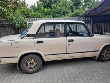 Авто ВАЗ 2105 1989 № 8899489