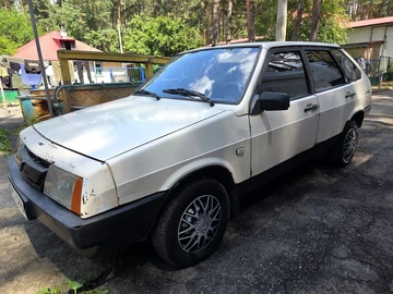 Авто ВАЗ 2109 1989 № 8899749