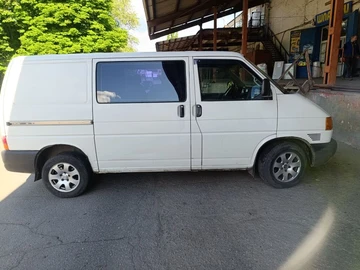 Авто Volkswagen Transporter 2003 № 8899788