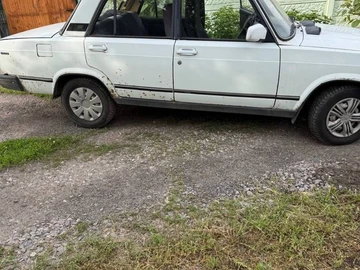 Авто ВАЗ 2107 1989 № 8899807