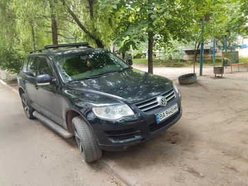 Авто Volkswagen Touareg 2005 № 8900032